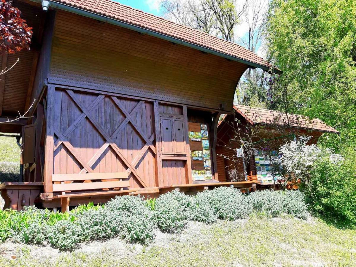 Guesthouse Pri Cebelici Lukovica pri Domzalah Exterior photo